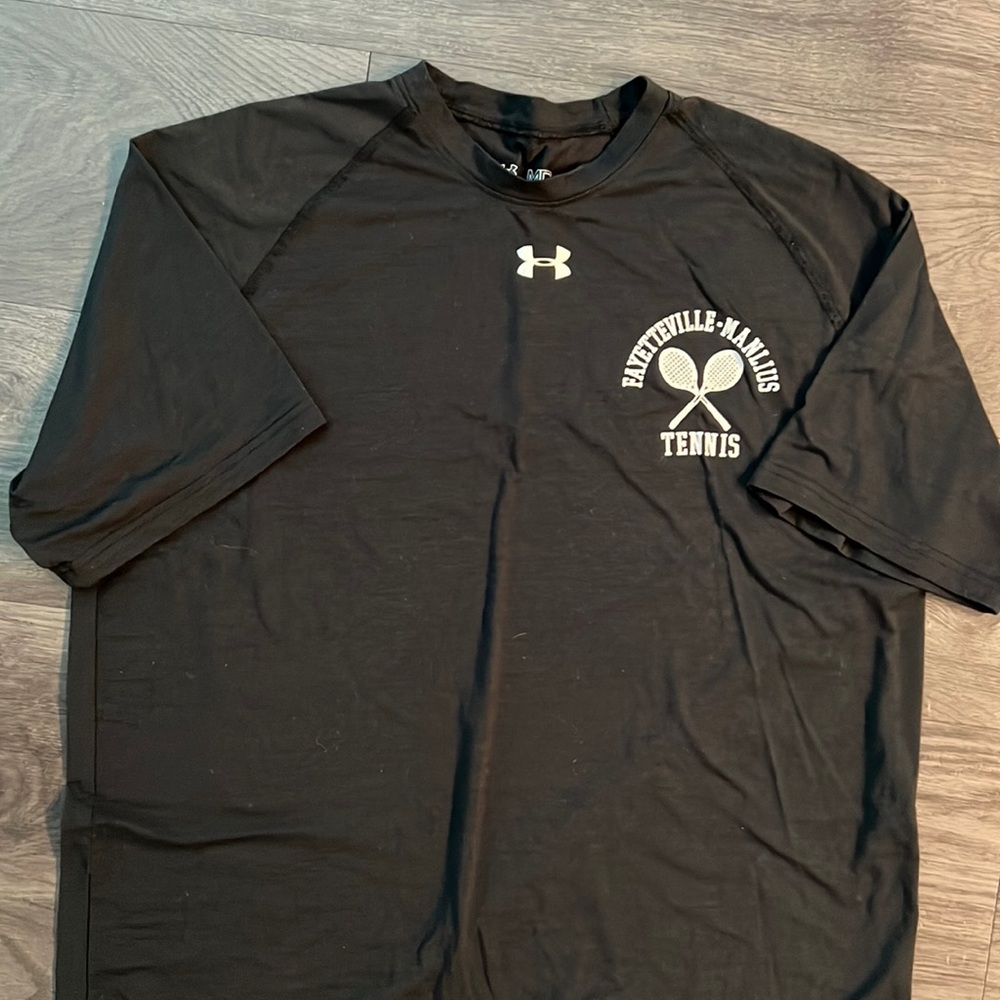 NWOT Men’s Black Heat Gear Under Armour T-Shirt